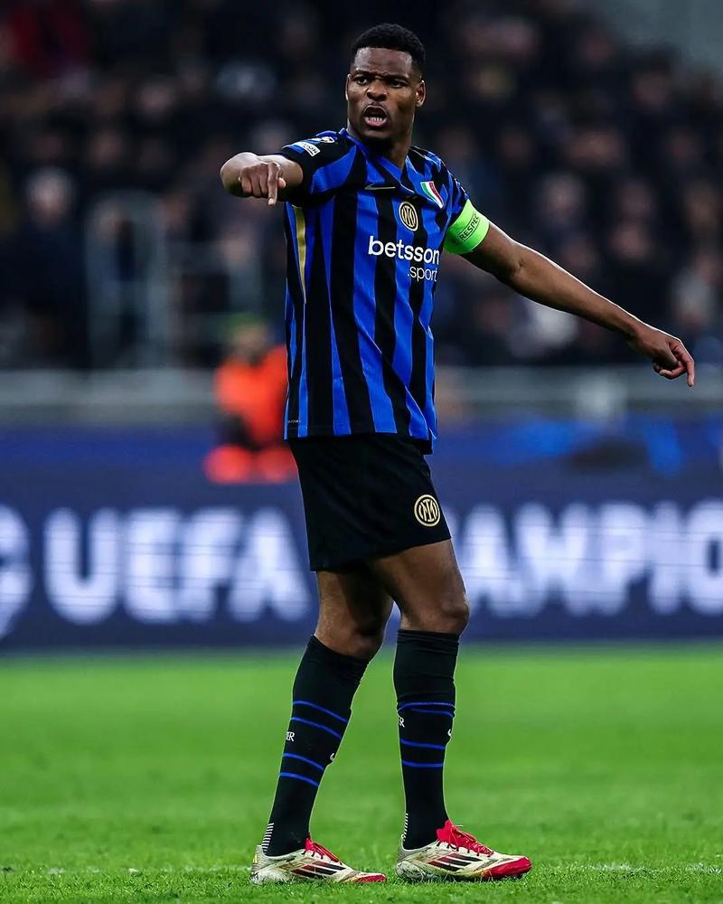 西甲战报：博耶点射制胜，阿拉维斯1-0险胜皇家社会（西甲战报：博耶点球建功，阿拉维斯1-0力克皇家社会）