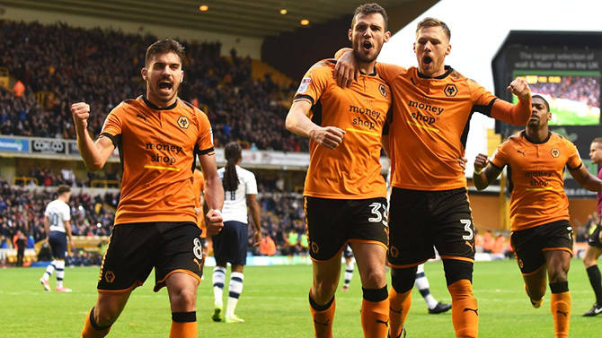 官方：沃尔夫斯堡主帅西蒙尼斯下课；带队10轮联赛距降级区1分（官宣：沃尔夫斯堡解聘主帅西蒙尼斯，执教10轮后球队仅高出降级区1分）