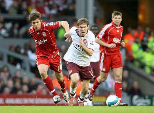 不差钱，阿联酋足协提供5架专机拉球迷去客场看世预赛（阿联酋足协豪气包机，5架专机送球迷赴客场看世预赛）