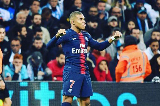 为时晚矣！希罗前三节14中3，末节3投全中砍下11分（觉醒太晚！希罗前三节14投3中，末节三投全进轰下11分）