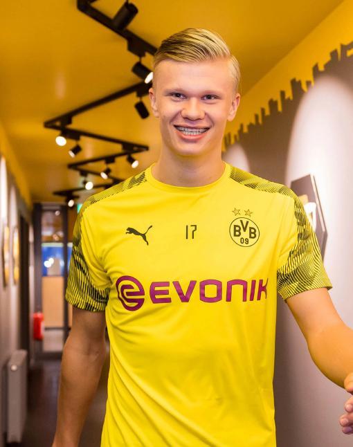 体总：占旭刚任举重摔跤柔道中心主任，王励勤任乒羽中心副主任