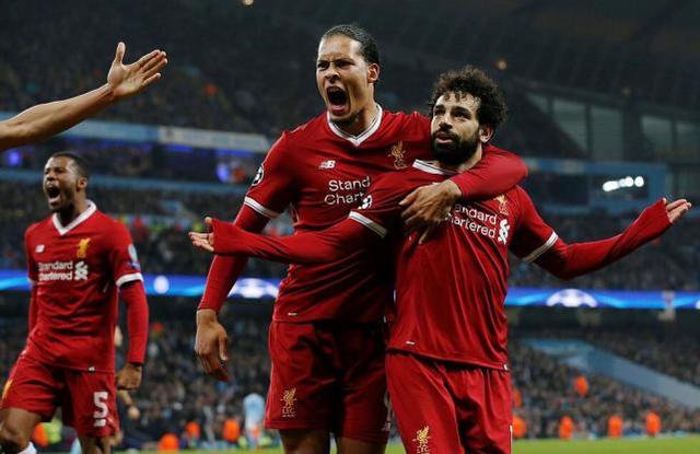 他踢球完全靠脑子（他踢球，全凭智慧）