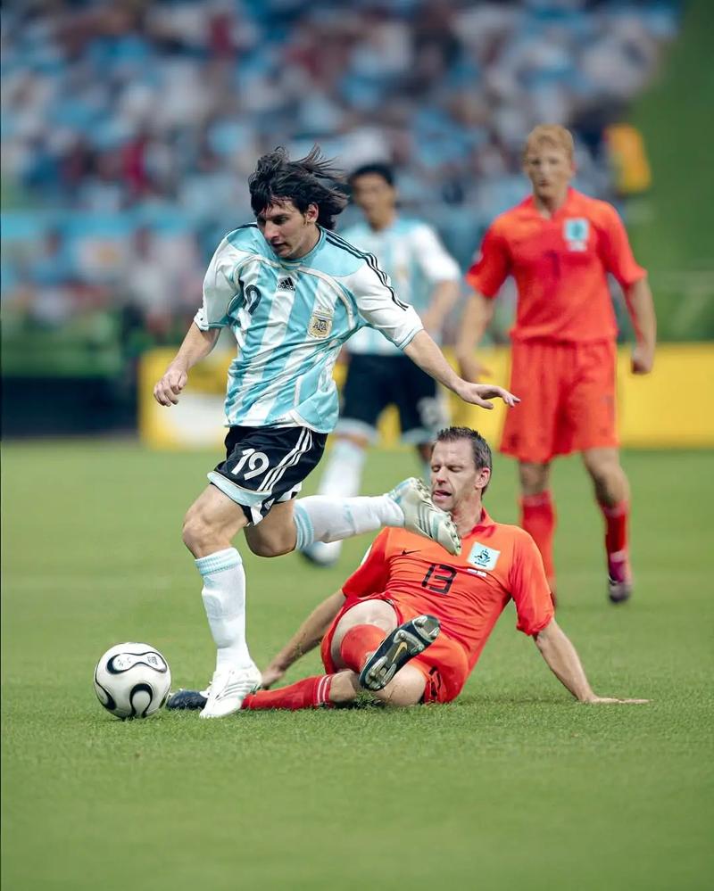 篮球篮网更新战术板，全队轮转更灵活（篮网优化战术体系，球队轮换更灵活）