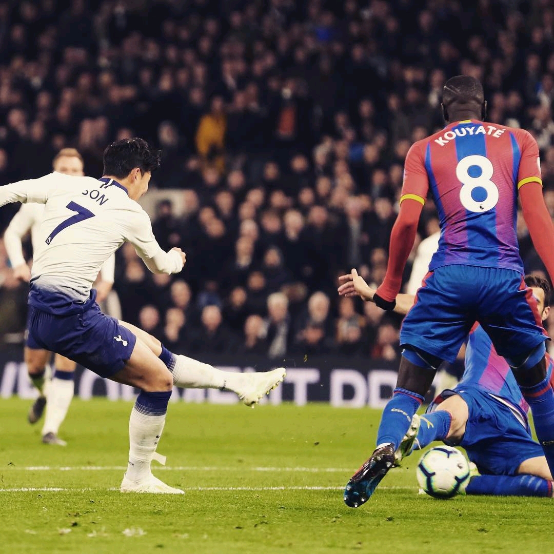 詹姆斯关键三分绝杀比赛（詹姆斯压哨三分绝杀定胜局）